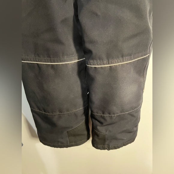 Kids 4T snowsuit - Picture 6 of 7